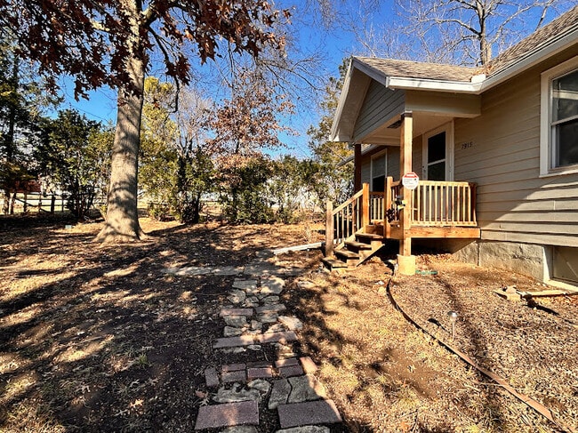 7915 Westridge Rd in Raytown, MO - Building Photo - Building Photo