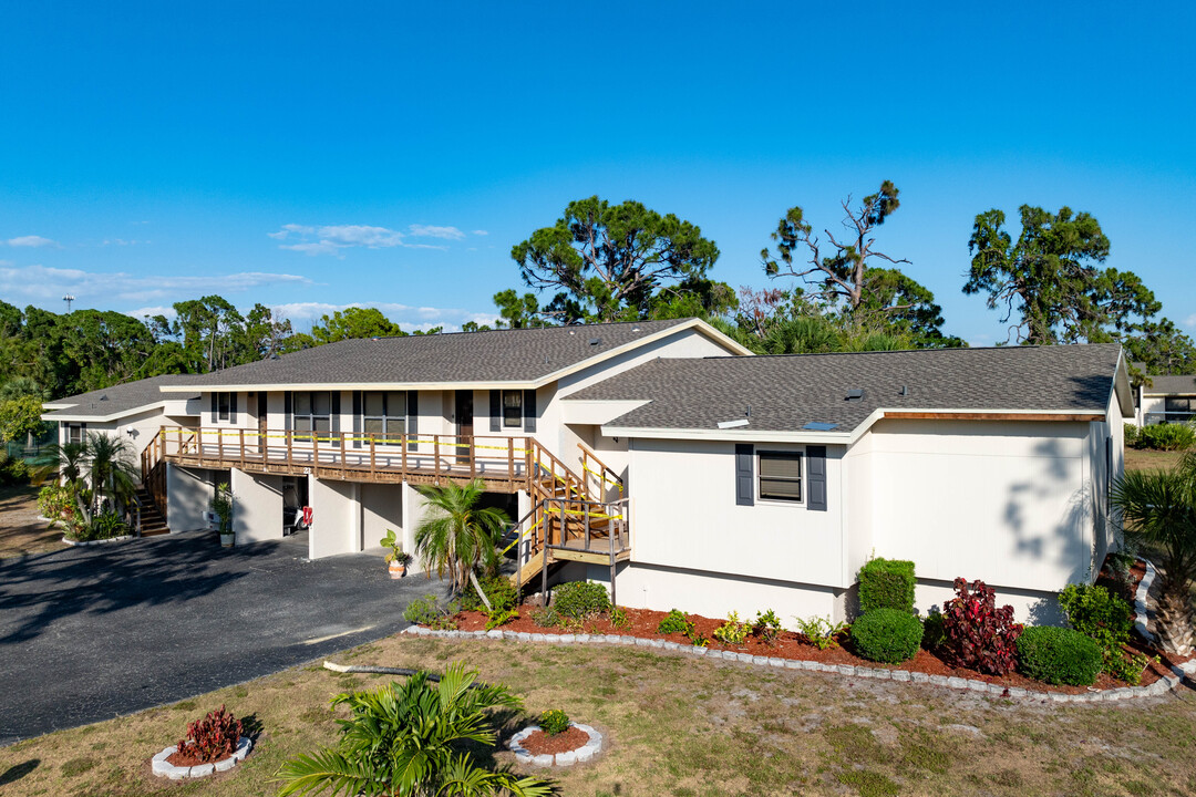 Forest Park in Englewood, FL - Building Photo