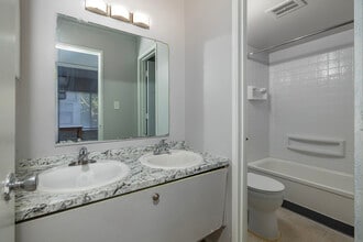 University Plaza in Ann Arbor, MI - Building Photo - Interior Photo