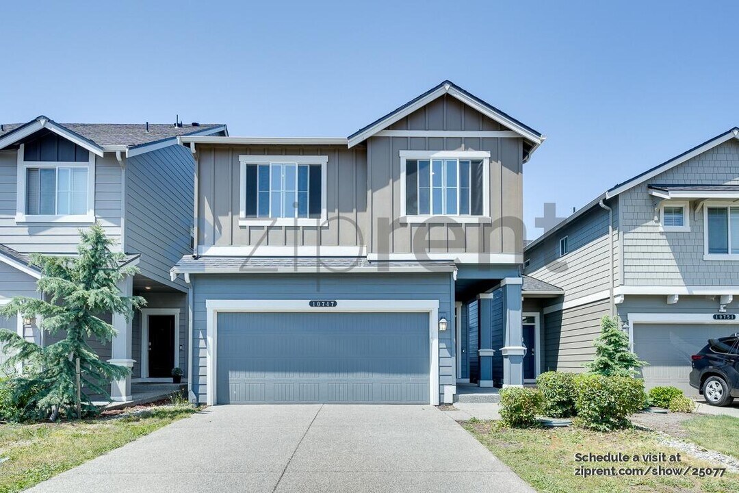 10747 186th St Ct E in Puyallup, WA - Building Photo