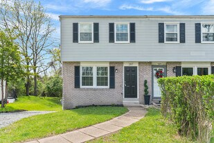 287 Palma St in North Versailles, PA - Building Photo