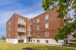 3931-3941 Barclay Av in Montréal, QC - Building Photo