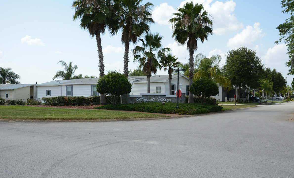 Windmill Village in Davenport, FL - Building Photo