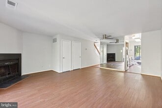 3115 Hawthorne Dr NE-Unit -3115 in Washington, DC - Foto de edificio - Building Photo
