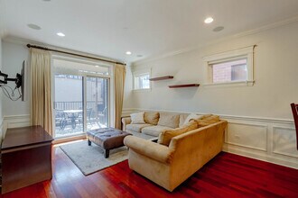 831 W George St, Unit 1 in Chicago, IL - Building Photo - Building Photo