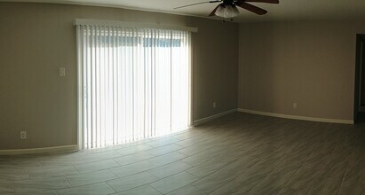 3545 W Banff Ln. in Phoenix, AZ - Building Photo - Building Photo