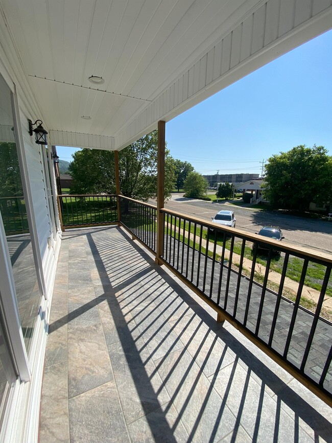404 Elm Ave in South Pittsburg, TN - Building Photo - Building Photo
