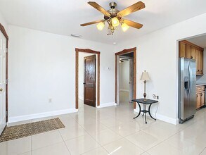 6823 4th Ave N in St. Petersburg, FL - Building Photo - Building Photo