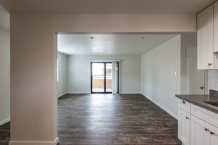 Outrigger Apartments in Alameda, CA - Foto de edificio - Interior Photo