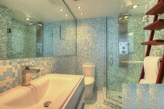 20 Island Ave, Unit 209 in Miami Beach, FL - Foto de edificio - Building Photo