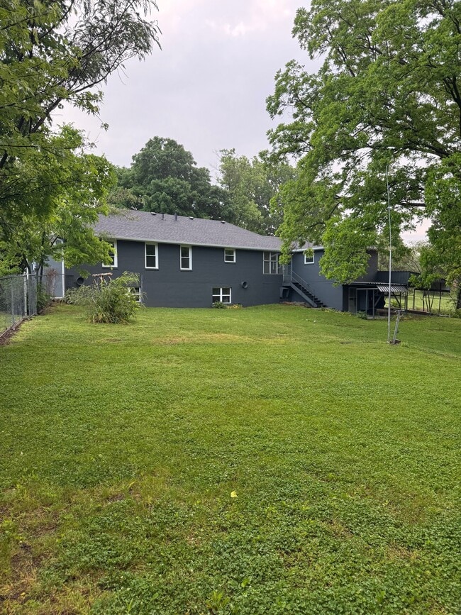 2613 Southridge Dr in Jefferson City, MO - Building Photo - Building Photo