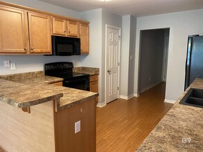 8057 Deerwood Dr in Daphne, AL - Building Photo - Building Photo