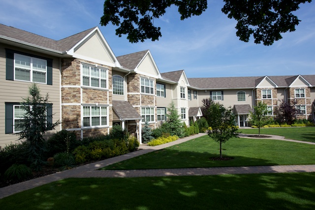 Fairfield Courtyard At Farmingdale in Farmingdale, NY - Foto de edificio - Building Photo