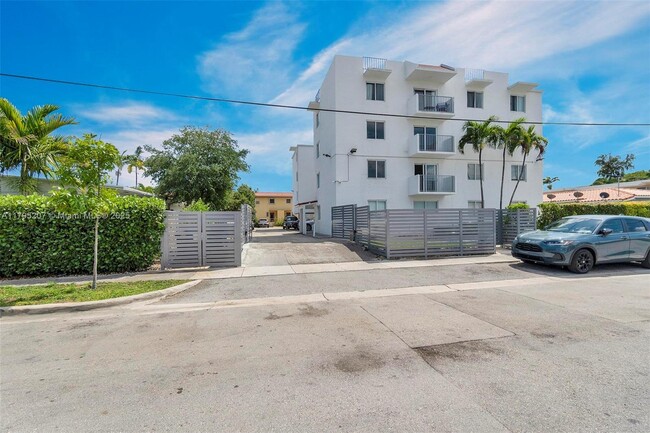 property at 620 SW 10th St