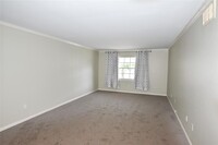 2600 Bellefontaine photo'