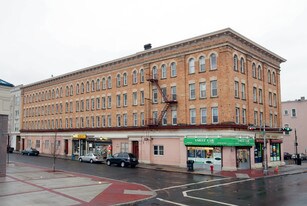 301 W Front St in Plainfield, NJ - Building Photo