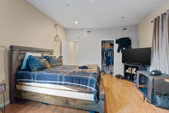 2124 Bolton St, Unit 2 in Baltimore, MD - Foto de edificio - Building Photo