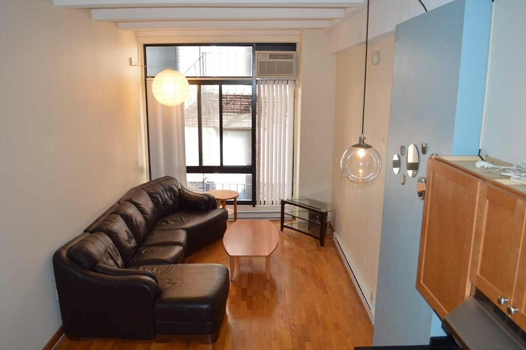 12 Stoneholm St in Boston, MA - Building Photo