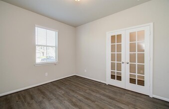 8407 Beacon Bay Cir in Mont Belvieu, TX - Building Photo - Building Photo