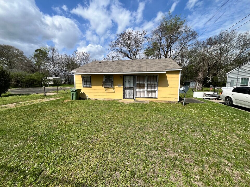 1958 Kenny St in Montgomery, AL - Building Photo