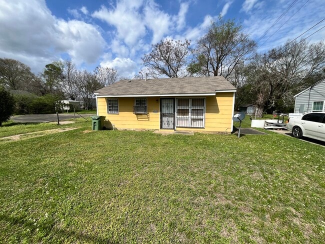 property at 1958 Kenny St