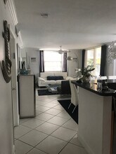 19601 E Country Club Dr in Aventura, FL - Building Photo - Building Photo
