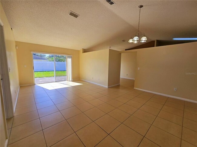 5100 Heatherstone Dr in Kissimmee, FL - Building Photo - Building Photo