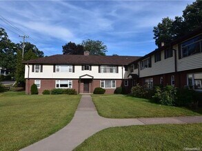 145 Chestnut St, Unit B1 in Manchester, CT - Building Photo - Building Photo