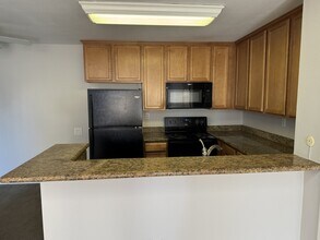 3454 Castle Glen Dr in San Diego, CA - Foto de edificio - Building Photo