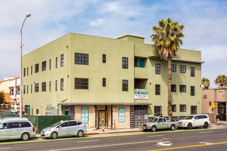 Ocean Avenue Apartments in Santa Monica, CA - Building Photo - Building Photo