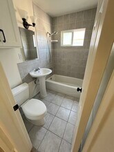 215 Covina Ave, Unit 4 in Long Beach, CA - Building Photo - Building Photo