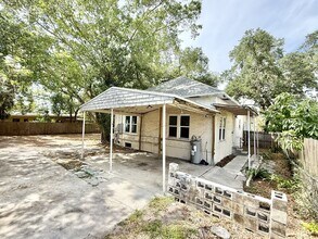 641 Mehlenbacher Rd in Belleair Bluffs, FL - Foto de edificio - Building Photo