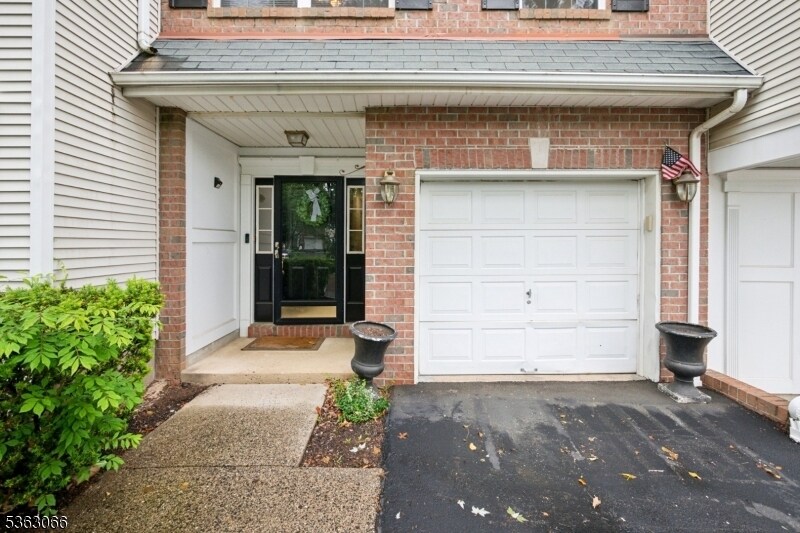 5 Prescott Ct in Bernards, NJ - Building Photo