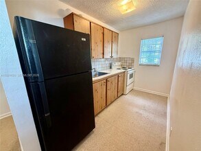 724 SW 11th Ave in Miami, FL - Building Photo - Building Photo