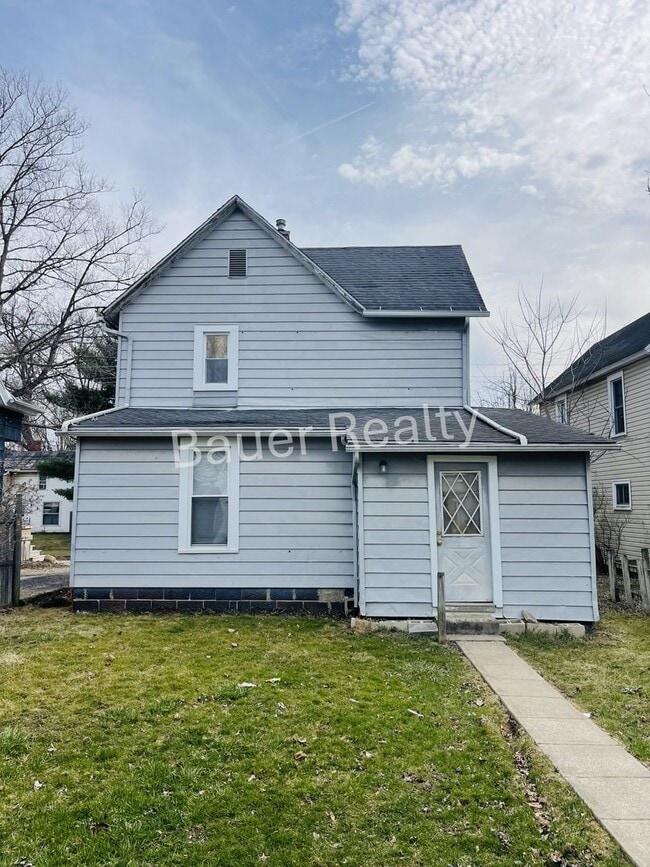 1106 Cottage St in Ashland, OH - Building Photo - Building Photo