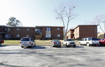 Cardinal Apartments in Raleigh, NC - Building Photo - Building Photo