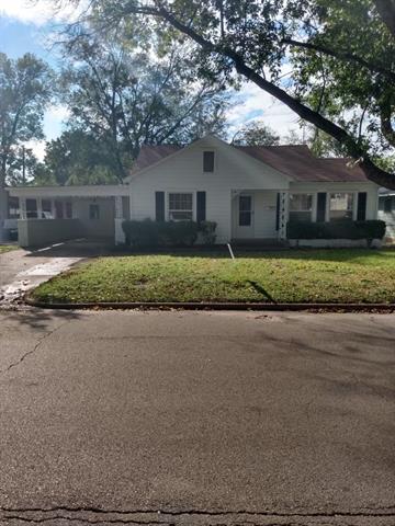 1505 N Clay St in Ennis, TX - Building Photo