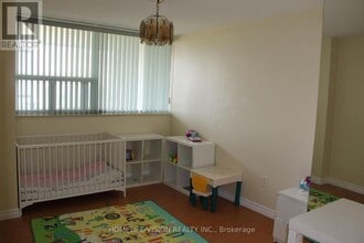 25 Silver Springs Blvd in Toronto, ON - Building Photo - Building Photo