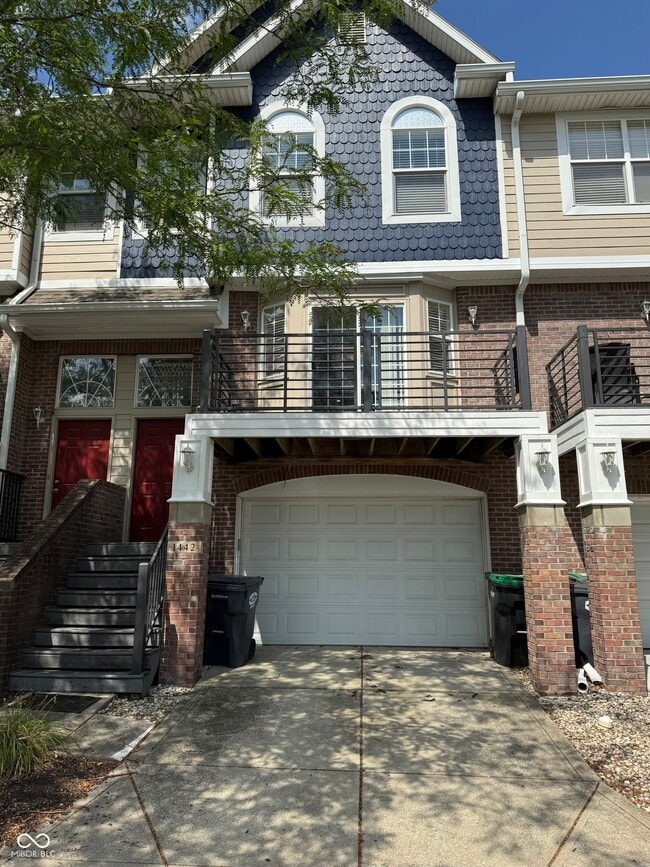 property at 1442 Oakhill Dr