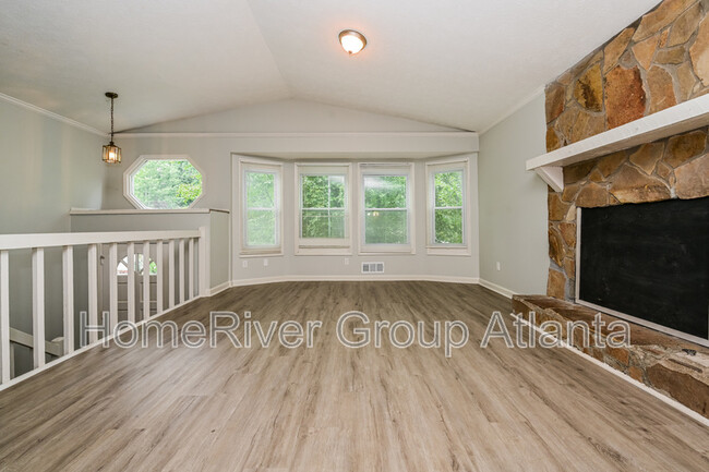 5905 Wellborn Trail in Lithonia, GA - Building Photo - Building Photo