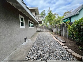 1805 Oak St in Paso Robles, CA - Foto de edificio - Building Photo