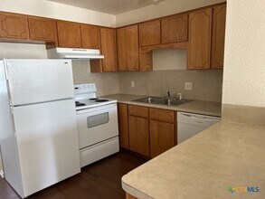 2709 Vernice Loop, Unit B in Killeen, TX - Foto de edificio - Building Photo
