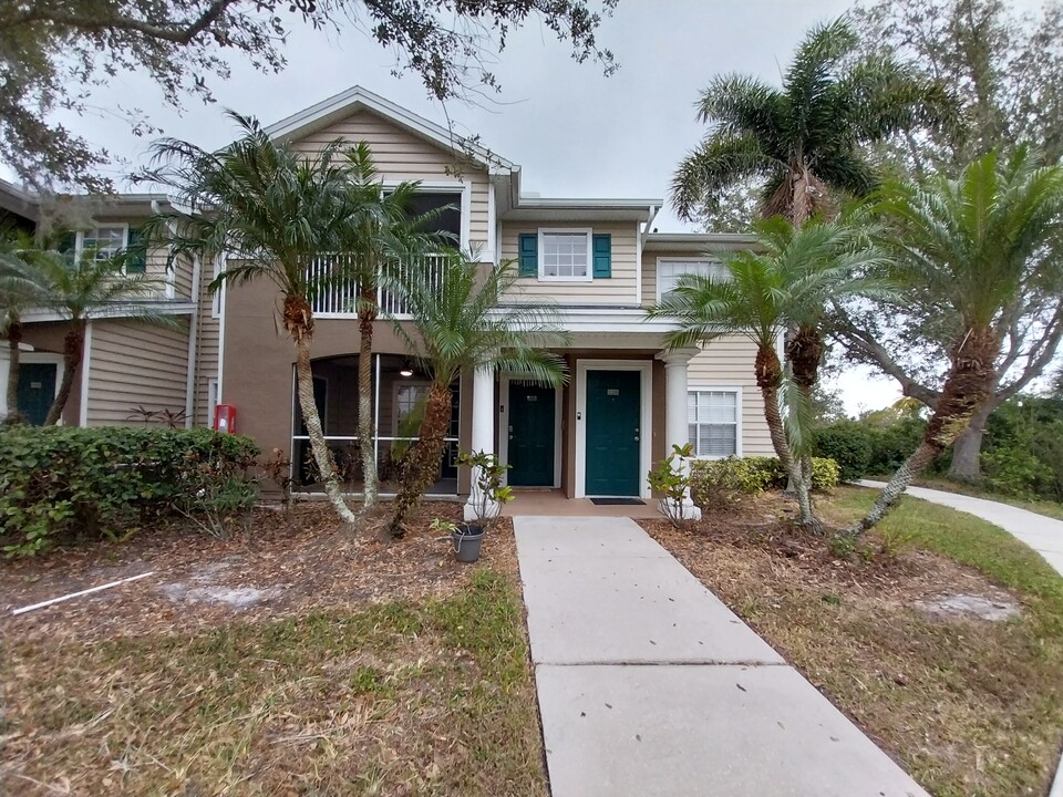 8917 Manor Loop, Unit 108 in Lakewood Ranch, FL - Foto de edificio