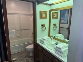 31 Sunshine in Mammoth Lakes, CA - Building Photo