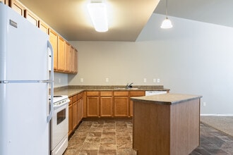 Timber Cove Apartments in Tioga, ND - Foto de edificio - Interior Photo