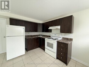 1 Clinton St in Toronto, ON - Building Photo - Building Photo