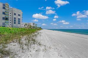 3215 Gulf Shore Blvd N-Unit -211N in Naples, FL - Building Photo