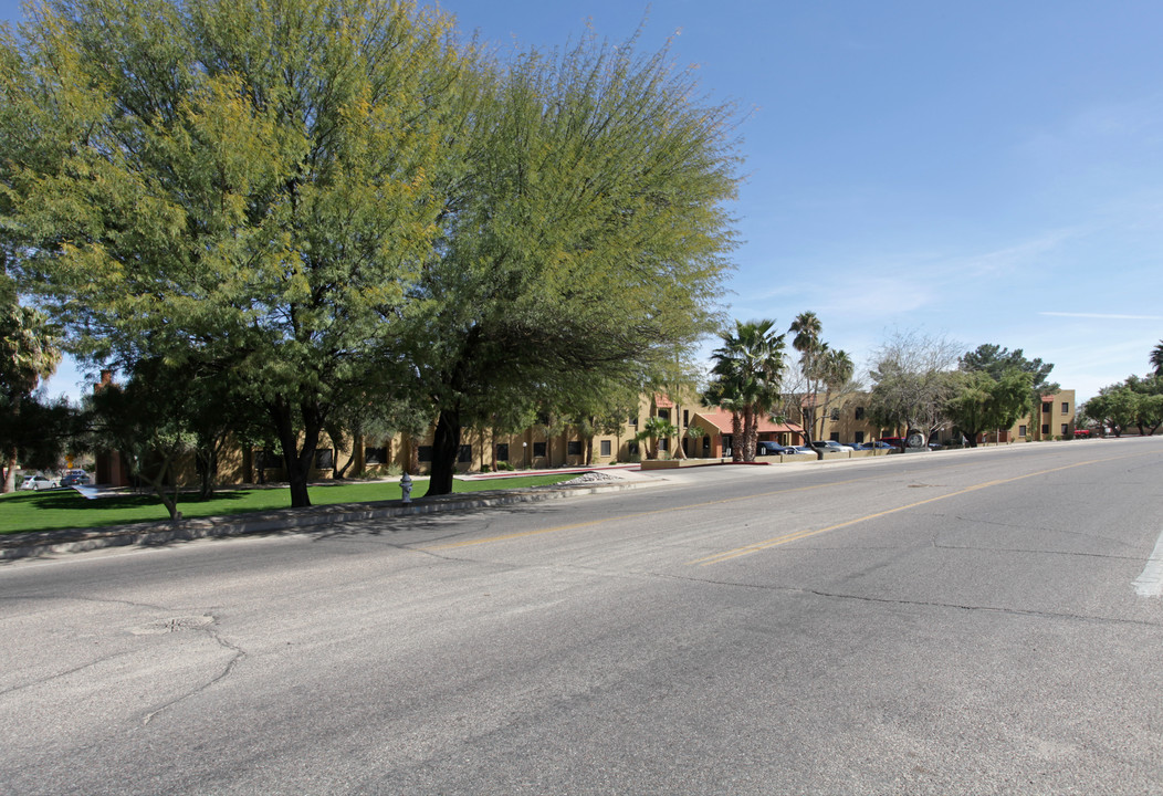 Casa De Encanto in Tucson, AZ - Building Photo