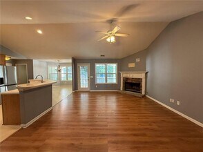 630 Burgess Creek Dr in Suwanee, GA - Foto de edificio - Building Photo