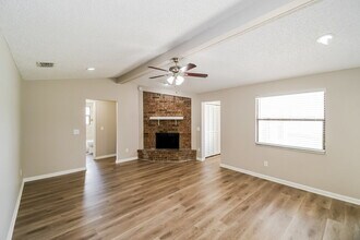 460 Kevin Dr in Orange Park, FL - Building Photo - Building Photo